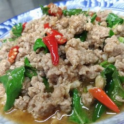 ผัดกระเพราหมูสับ -ราดข้าว