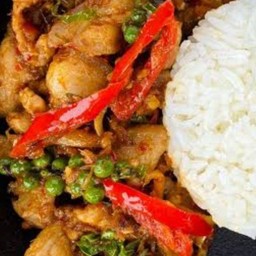 ข้าวผัดเผ็ดหมูป่า