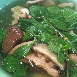 เกาเหลาเลือดหมู
