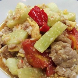 ผัดแตงใส่ไข่ หมูสับ(ผัดใส่พริกสด) -ราดข้าว