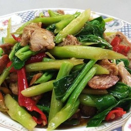 ผัดคะน้าหมูชิ้น -ราดข้าว