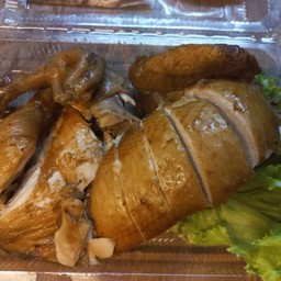 สุพรรณี  ไก่ต้มน้ำปลา