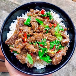 ข้าวกะเพราเนื้อตุ๋น