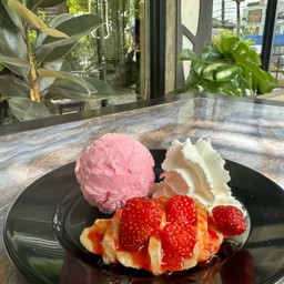 มินิครอฟเฟิลสตอเบอร์รี่ไอติม