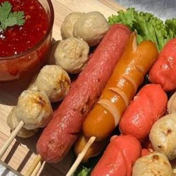 นมสดรถสไลด์ ลูกชิ้นทอด