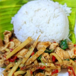 ผัดหน่อไม้ไก่