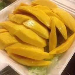 ป้าภาข้าวเหนีบวมะม่วง ใสน้ำเย็น