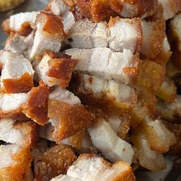 ข้าวกะเพราหมูกรอบผัดพริกแห้ง รสจัดเท่านั้น!!!!