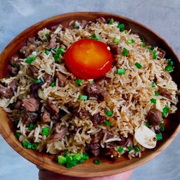 ข้าวผัดมันเนื้อ ไข่ดอง