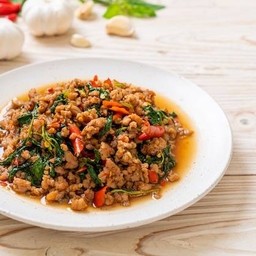 ข้าวมันกะเพราไก่