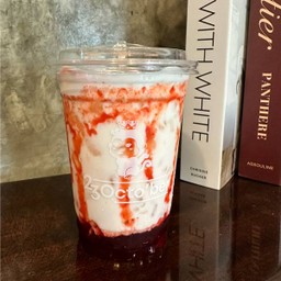 นมสดสตอเบอร์รี่