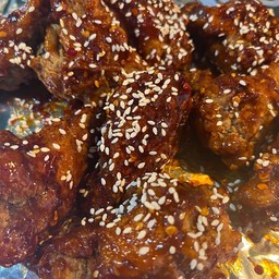 Chicken chic ไก่ทอดซอสเกาหลี (เฟธ)