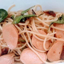 ผัดพริกแห้งไส้กรอก