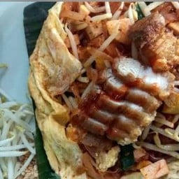 ผัดไทยห่อหมูกรอบ แนะนำ