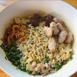 มาม่าหมูสับ