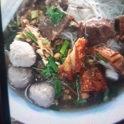 ก๋วยเตียว