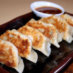 เกี๊ยวซ่า GYOZA