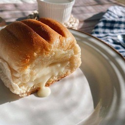 ขนมปังปิ้งเนยสดนม