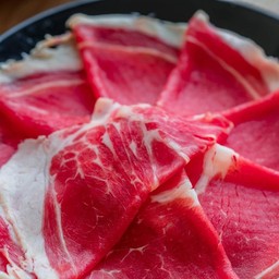 เนื้อโคขุนสไลด์ ปริมาณ 60 กรัม