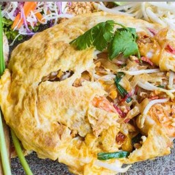 ผัดไทยห่อไข่กุ้งสด ขายดี