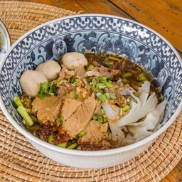 ก๋วยเตี๋ยวเรือเนื้อรวมมิตร