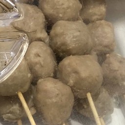 ลูกชิ้นเนื้อ ไม้ละ