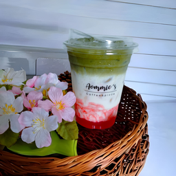 สตอเบอร์รี่มัทฉะนมสด