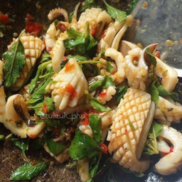 กะเพราหมึก