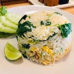 ข้าวผัดคะน้าปลาเค็ม