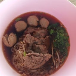 ซาเรี๊ยะห์ ก๋วยเตี๋ยวเนื้อเปื่อย