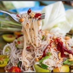 ตำขนมจีน