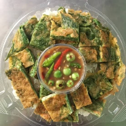 ข้าวน้ำพริกกะปิ ไข่ชะอม