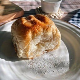 ขนมปังปิ้งเนยสดน้ำตาล