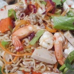 ยำแซ่บ เฮียหวาน นครนายก