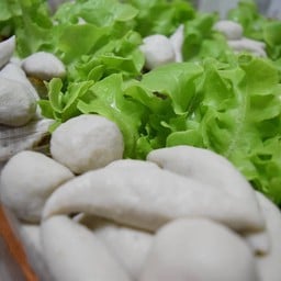 ลูกชิ้นปลานึ่ง น้ำจิ้มสูตรคุณย่า