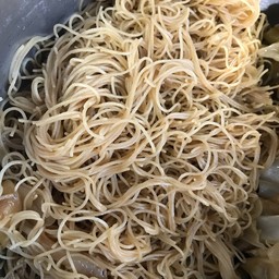 เส้นหมี่เปล่า