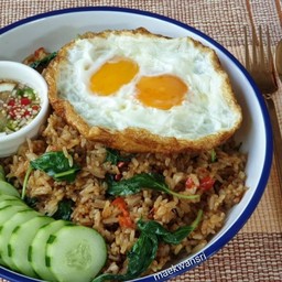 ข้าวคลุกกระเพรา