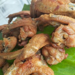 ปีกไก่ทอดน้ำปลา