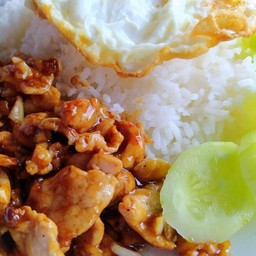 ข้าวไก่กระเทียมพริกไทย