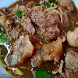 เตี๋ยวเนื้อน้ำตก สูตรเด็ด(บังซาฮีร)