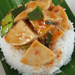 ข้าวกระเพราหมูยอ