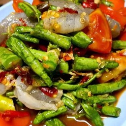 ตำถั่วปลาร้าใส่กุ้ง