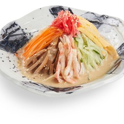 บะหมี่เย็นซอสงาทรงเครื่อง