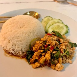 กระเพราหมูสับ pork with basil