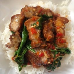 ป้าลิ้นจี่อาหารตามสั่งไทยสมบูรณ์2 หมู่บ้านไทยสมบูรณ์2