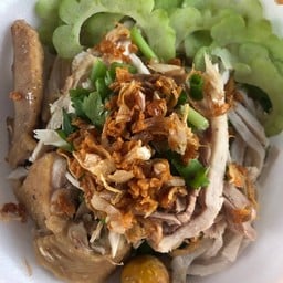 อาหารตามสั่ง ตรงข้ามคอนโด