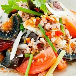 ยำไข่เยี่ยวม้า