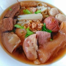 สมปองก๋วยเตี๋ยวเนื้อตุ๋น ลาดกระบัง