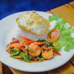 ข้าวเครื่องแกงกุ้งspicy curry with shrimp