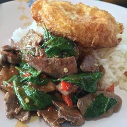 ข้าวราดกระเพราตับหมู+ไข่ดาว